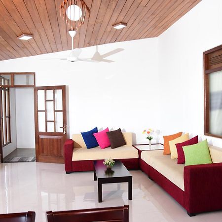 Saru Holiday Apartment - Upto 6 Guests Kandy Exterior photo