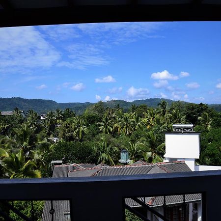 Saru Holiday Apartment - Upto 6 Guests Kandy Exterior photo