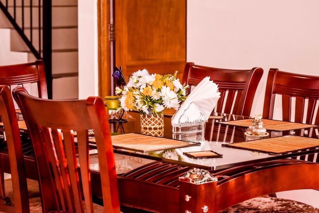 Saru Holiday Apartment - Upto 6 Guests Kandy Exterior photo