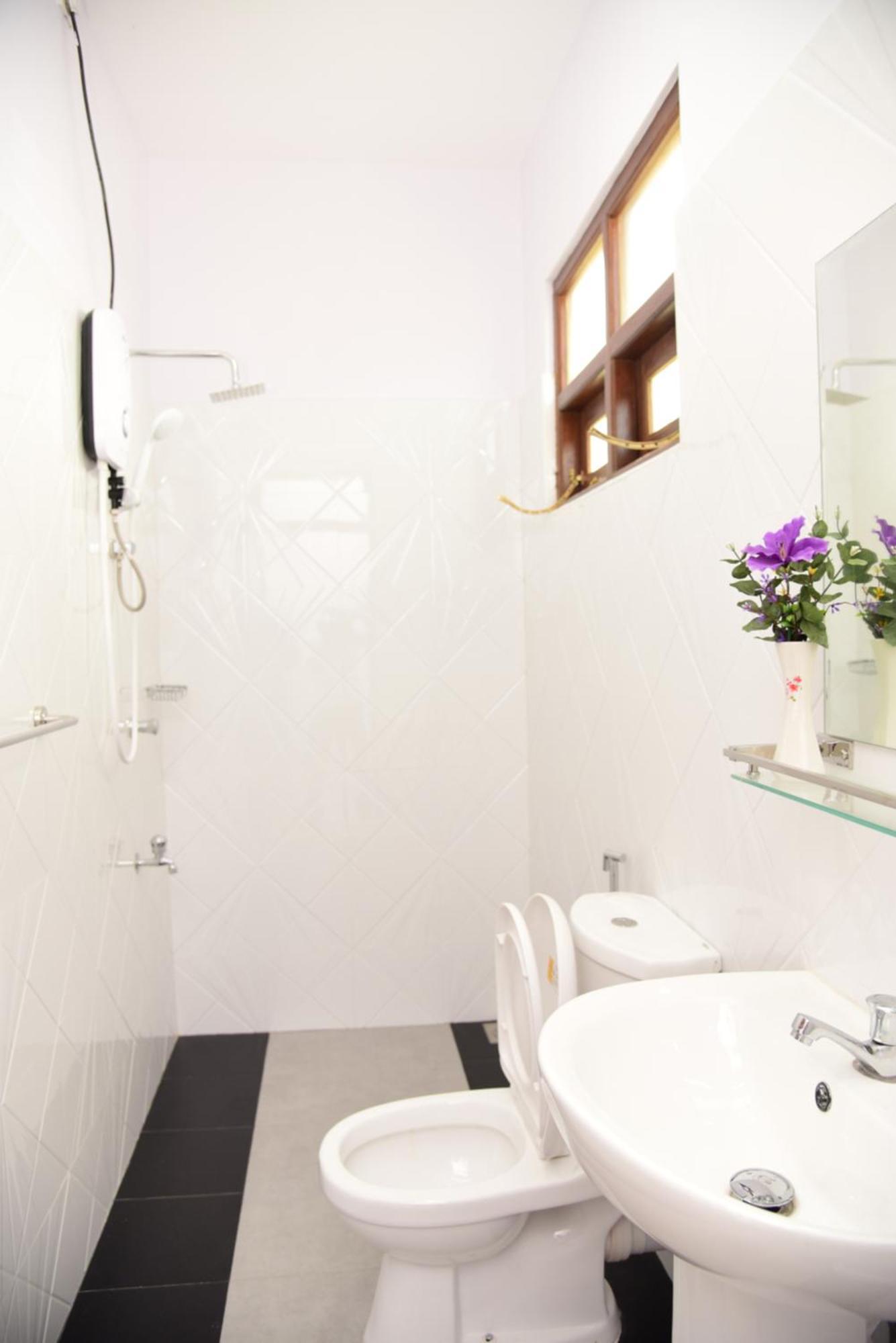 Saru Holiday Apartment - Upto 6 Guests Kandy Exterior photo
