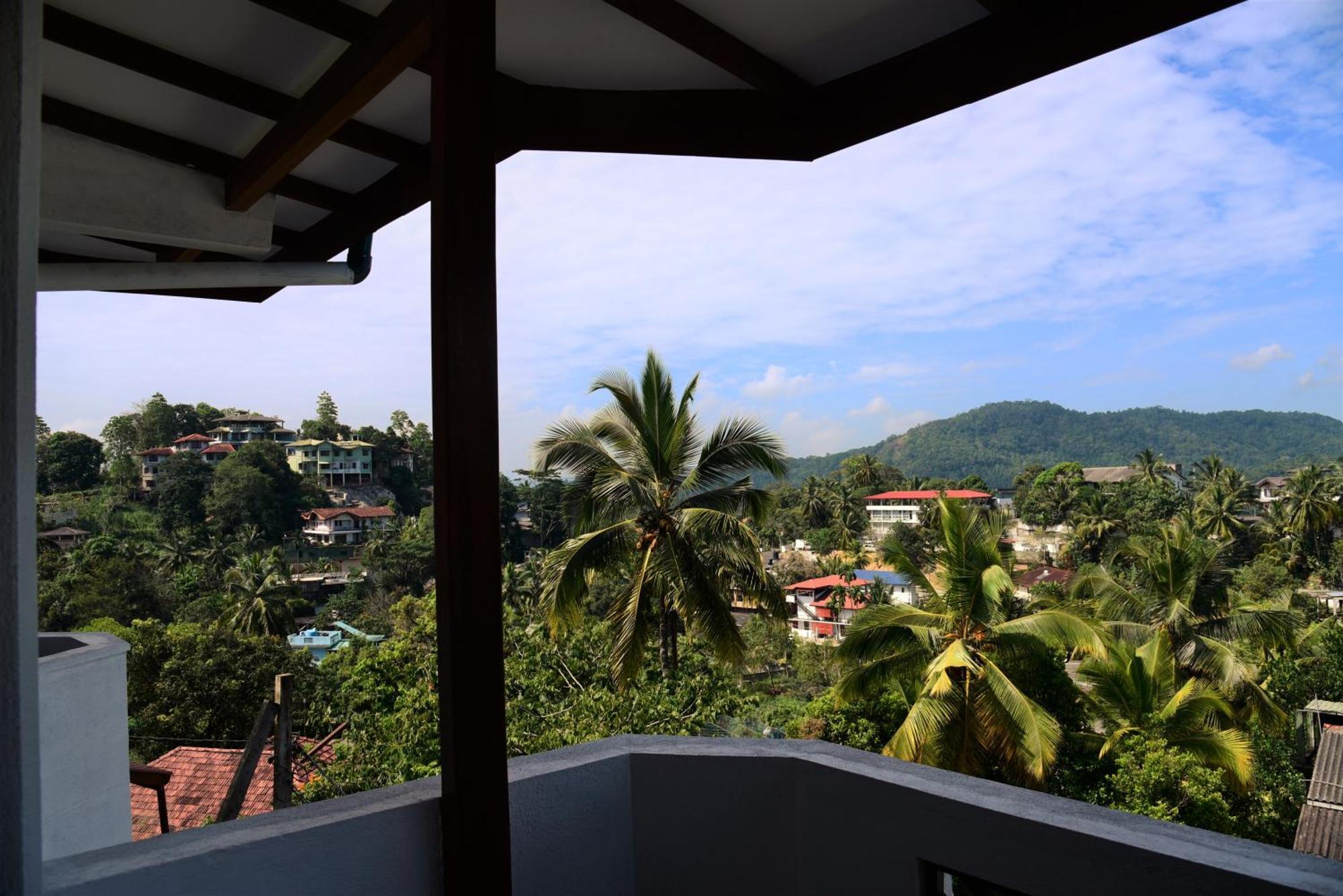 Saru Holiday Apartment - Upto 6 Guests Kandy Exterior photo