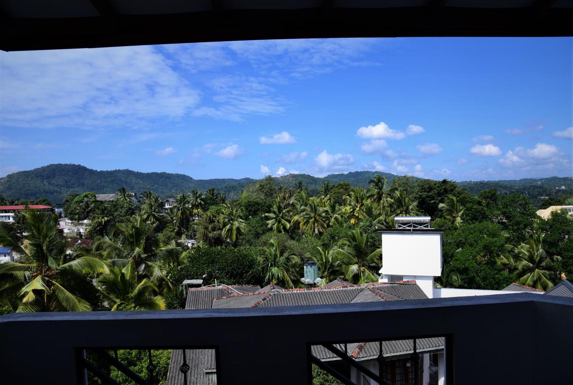 Saru Holiday Apartment - Upto 6 Guests Kandy Exterior photo